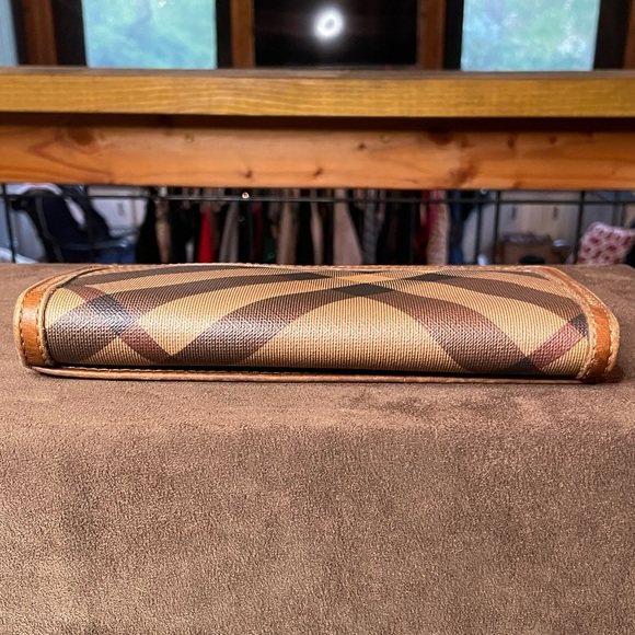 Burberry coated canvas and leather wallet - Picture 5 of 15